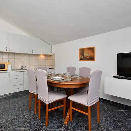 Ivo Kaurinovic Apartamento Zaton (Zadar)